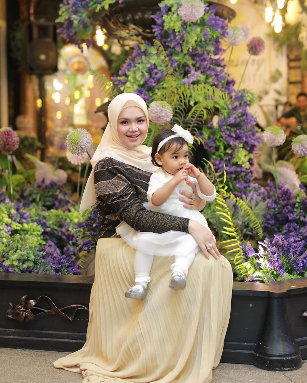 10 Momen Ultah Ke 13 Pernikahan Siti Nurhaliza Suami