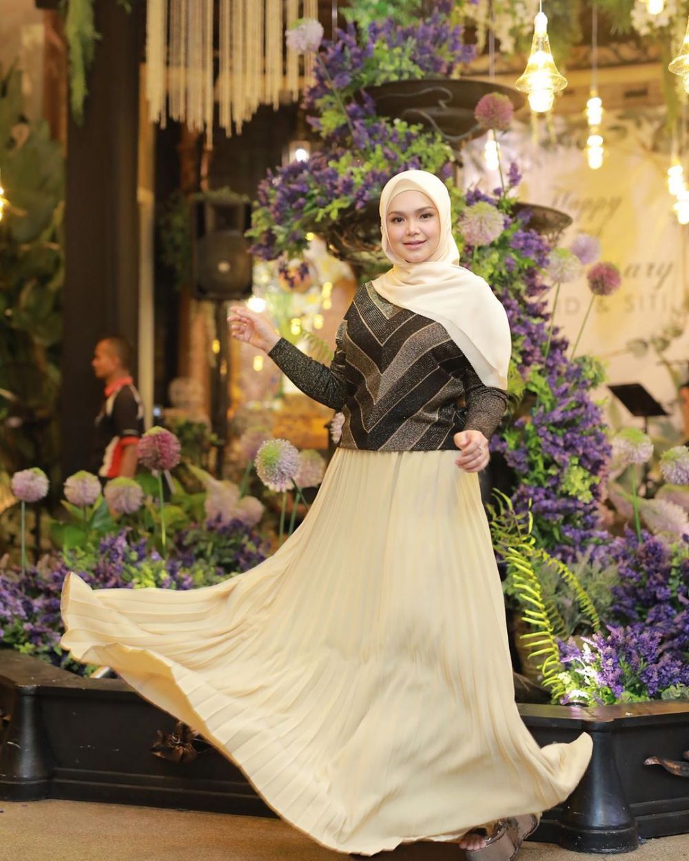10 Momen Ultah Ke 13 Pernikahan Siti Nurhaliza Suami