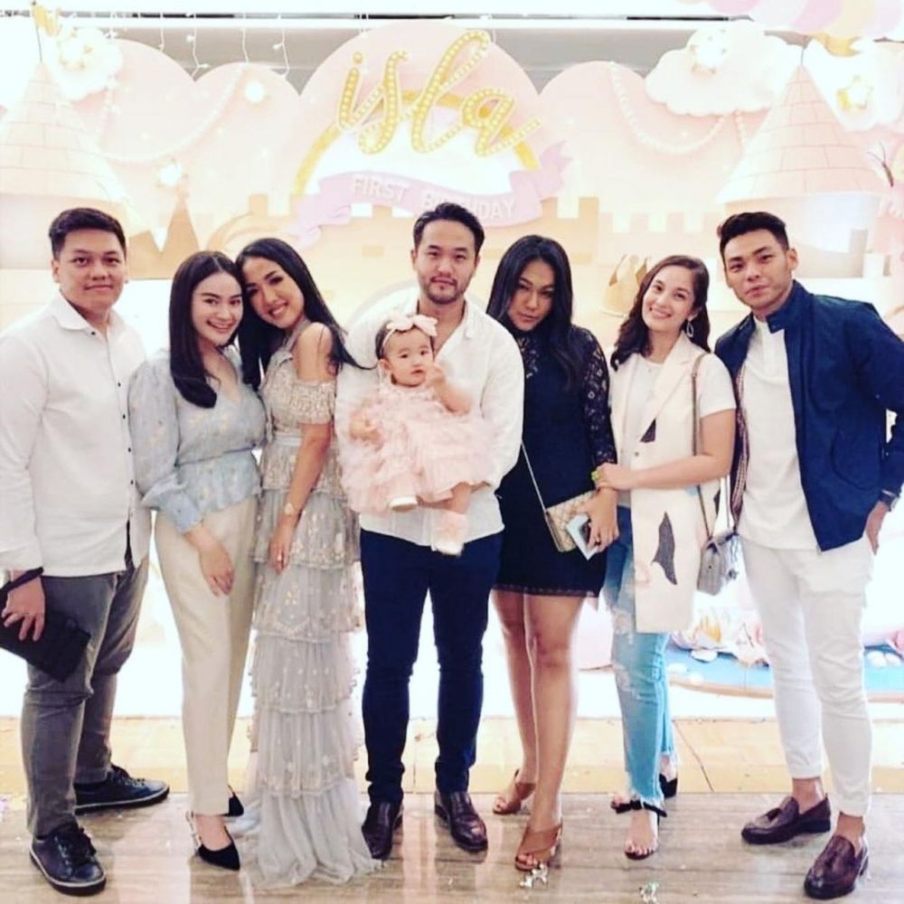 7 Momen Kebersamaan Chelsea Islan dan Rob Clinton, mulai go public