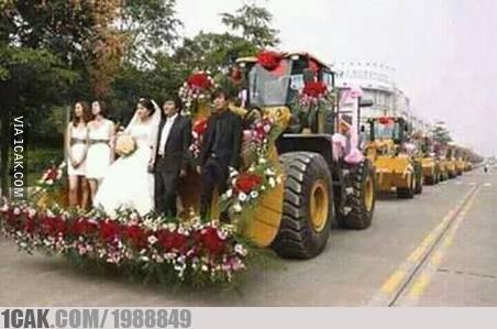 12 Desain pelaminan antimainstream ini unik dan mengundang senyum