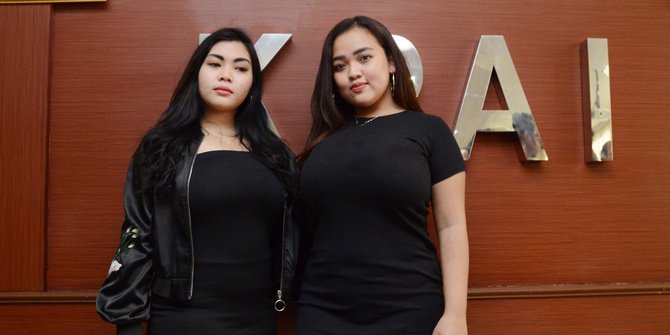 10 Potret kompak Duo Semangka, pedangdut yang dipanggil KPAI 