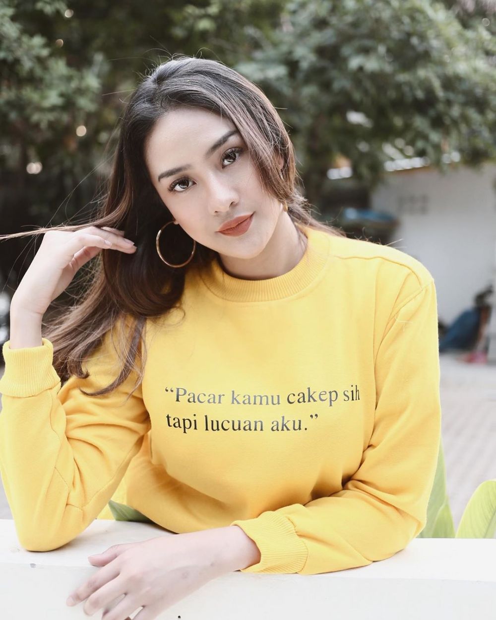 Dianggap tampil vulgar, 6 seleb ini pernah ditegur KPAI