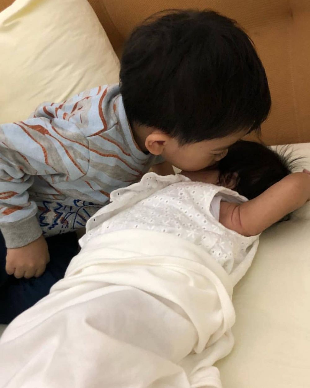 10 Momen kedekatan Jan Ethes dan Sedah Mirah, gemesin abis