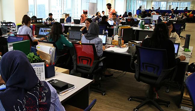 Duduk lebih dari 9 jam/hari ternyata bahaya, ini penjelasannya