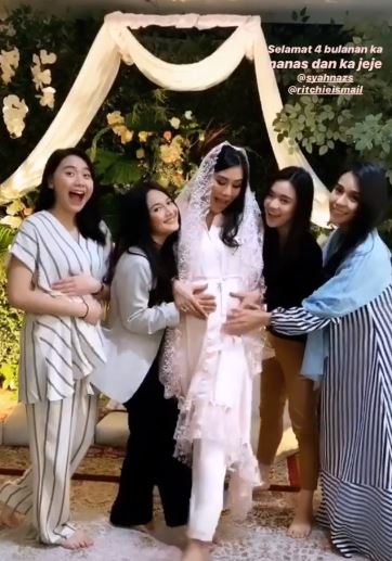 9 Momen syukuran 4 bulan kehamilan Syahnaz Sadiqah, diisi pengajian