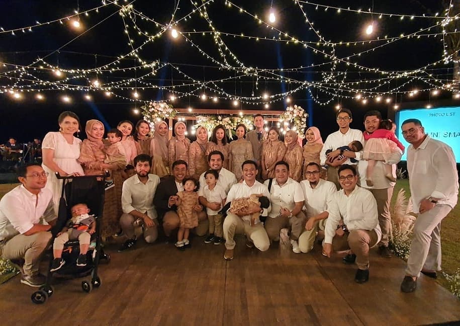 10 Tahun pacaran, ini 10 momen pernikahan Asta RAN & Nurul Aziza