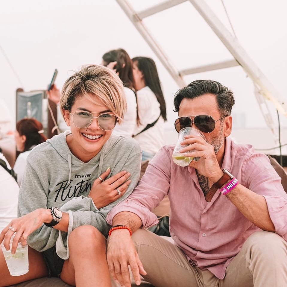 Foto bareng Nikita Mirzani, pesona Jeremy Thomas bikin salah fokus