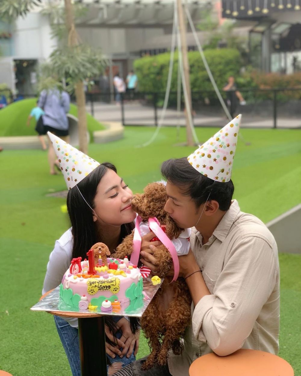8 Momen perayaan ulang tahun anjing Caesar Hito & Felicya, meriah