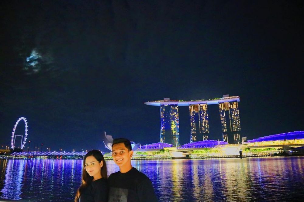 Jarang tersorot, ini 10 momen kedekatan Cut Meyriska dan adiknya