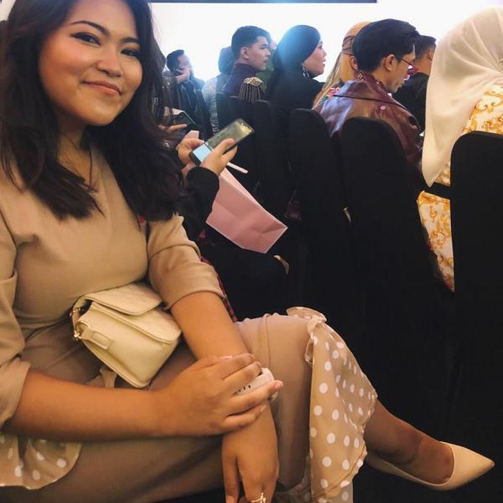 Viral, wanita ke Kuala Lumpur Fashion Week pakai gaun dari pasar malam