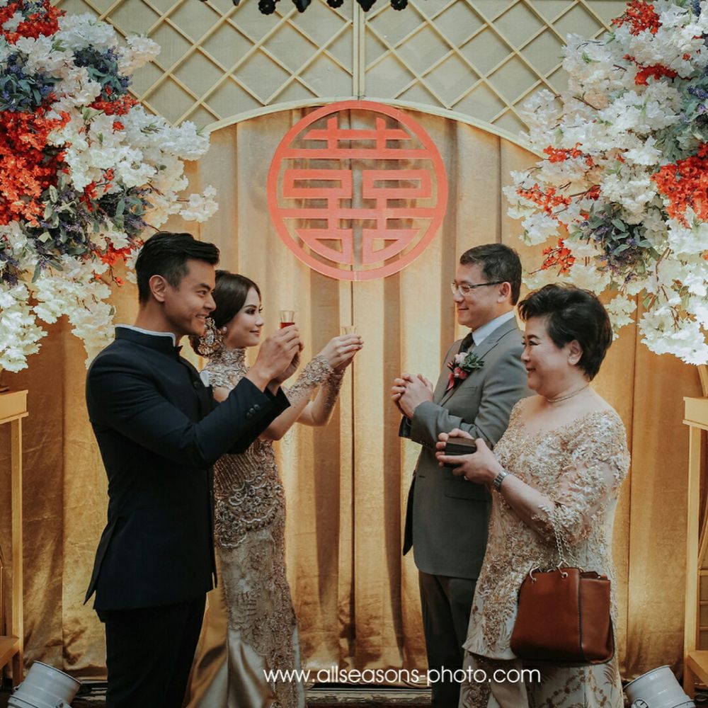 Momen 8 pasangan seleb jalani prosesi Tea Pai, penuh kebahagiaan