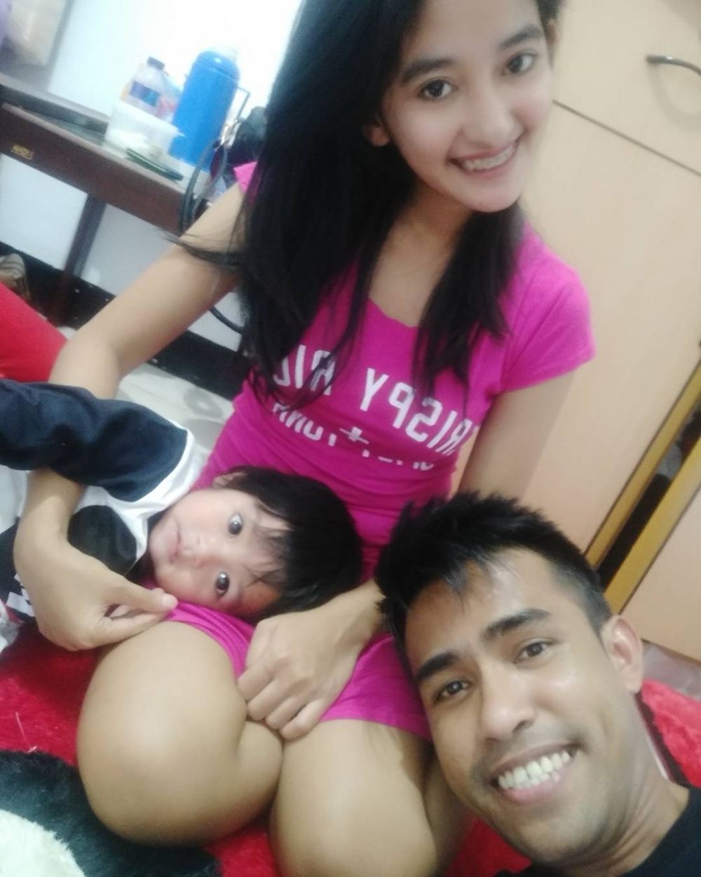 10 Potret harmonis keluarga Fildan D'Star, jauh dari gosip