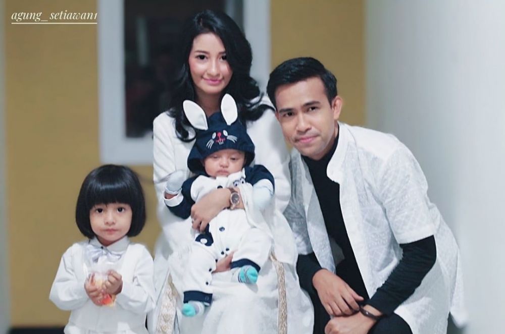10 Potret harmonis keluarga Fildan D'Star, jauh dari gosip