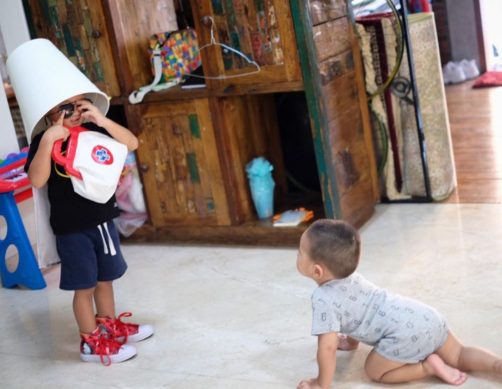 10 Penampakan rumah Hanung dan Zaskia Adya Mecca, bergaya klasik