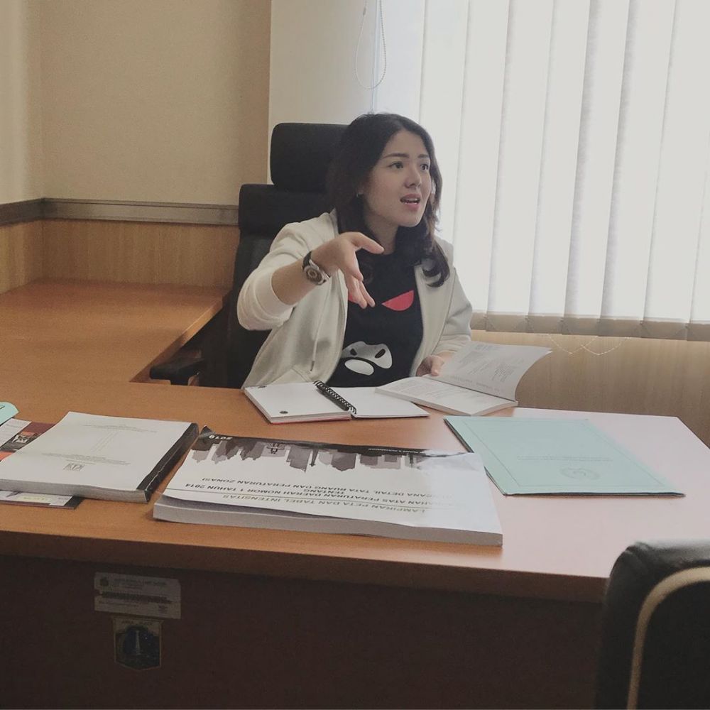 Pertama bekerja jadi anggota dewan, gaya Tina Toon curi perhatian