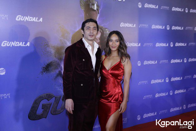 Biasa tampil boyish, ini 8 pesona Tara Basro kenakan gaun