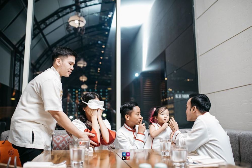 10 Momen pesta ulang tahun Sarwendah ke-30, dress codenya unik