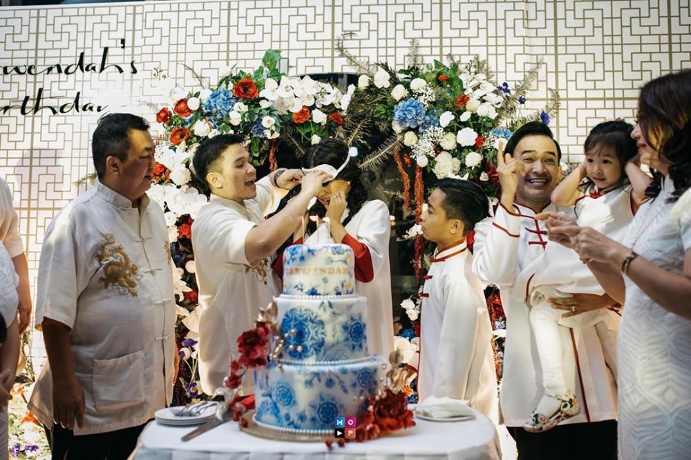 10 Momen pesta ulang tahun Sarwendah ke-30, dress codenya unik