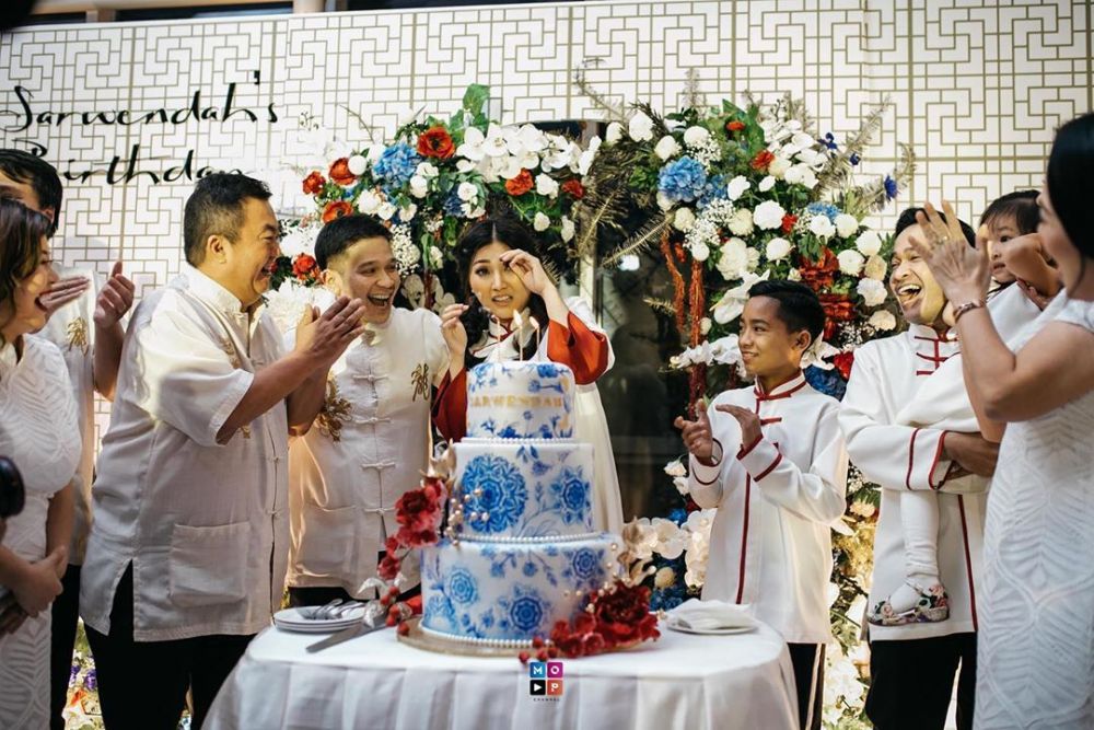 10 Momen pesta ulang tahun Sarwendah ke-30, dress codenya unik