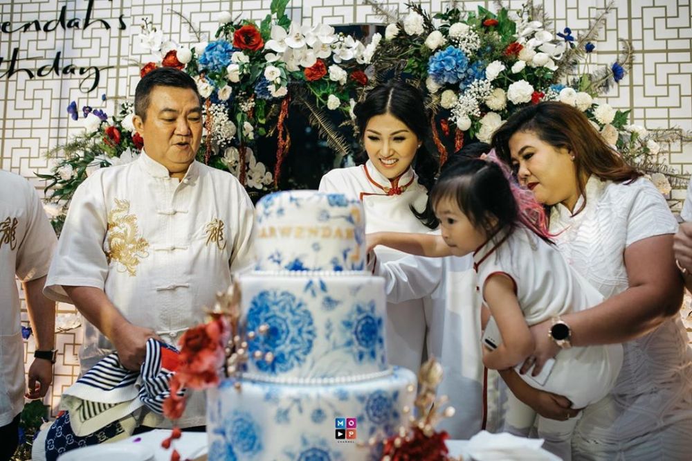 10 Momen pesta ulang tahun Sarwendah ke-30, dress codenya unik