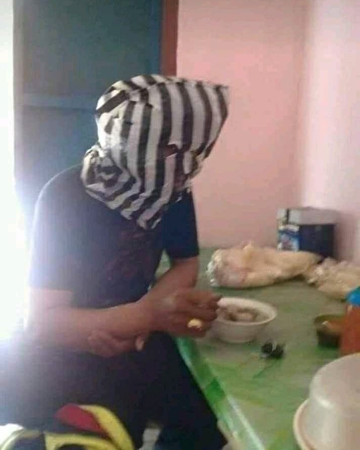 10 Tingkah lucu orang waktu jajan di kaki lima ini bikin cekikikan