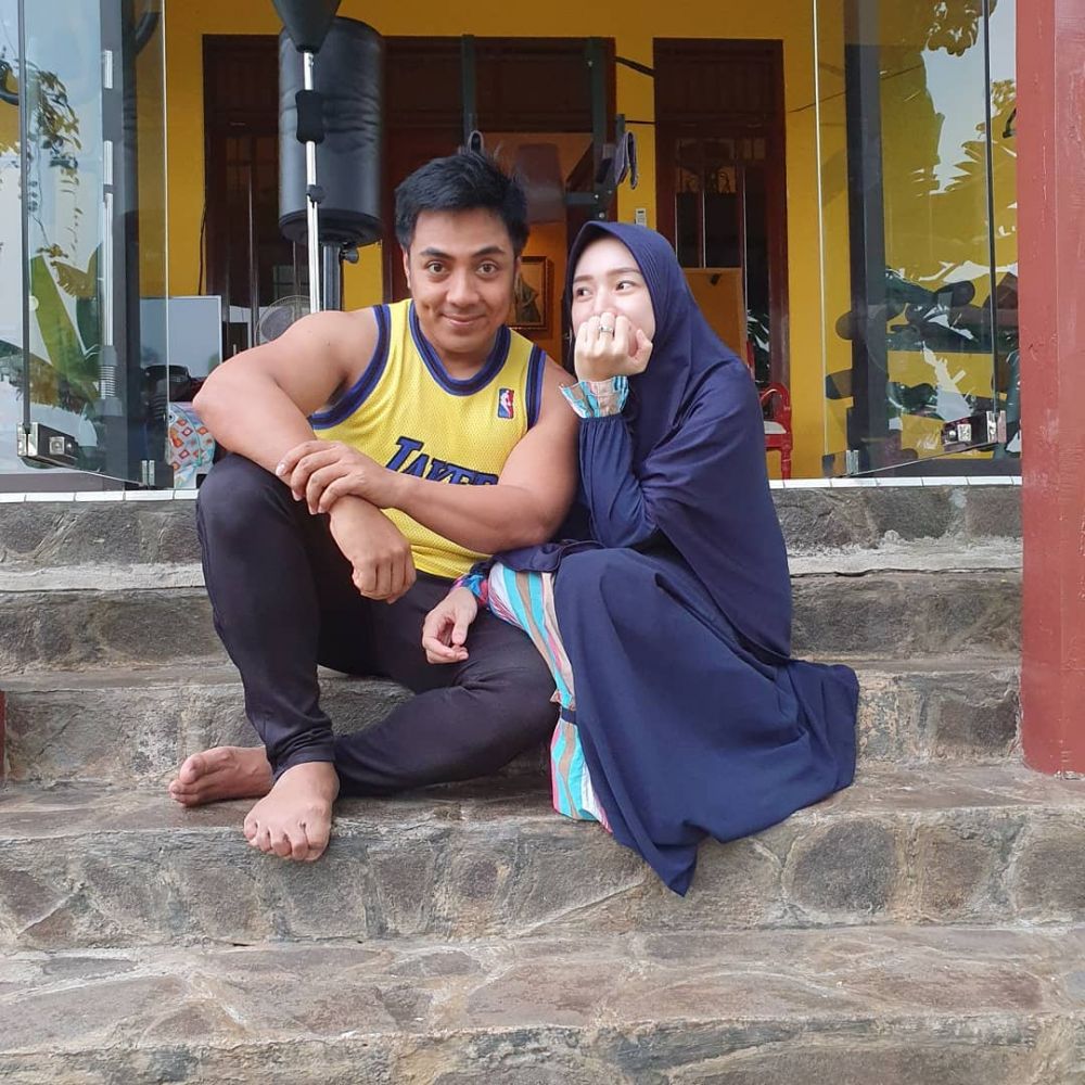 7 Potret ustaz Riza Muhammad pamer tubuh kekar, tampil beda