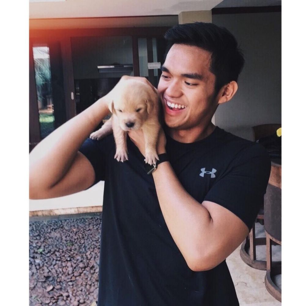 7 Potret Ichsan Freugald yang dikabarkan pacaran sama Pevita Pearce