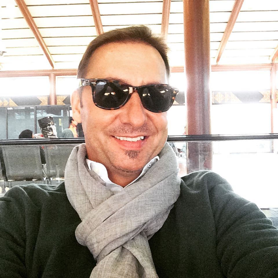 7 Pelatih sepak bola asing ini jatuh ke pelukan wanita Indonesia