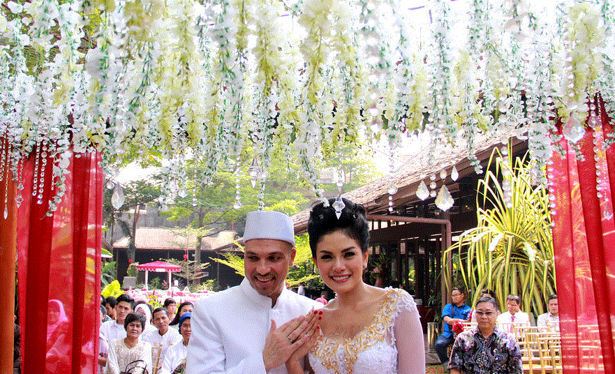 5 Fakta Sajad Ukra, pria bule mantan suami Nikita Mirzani