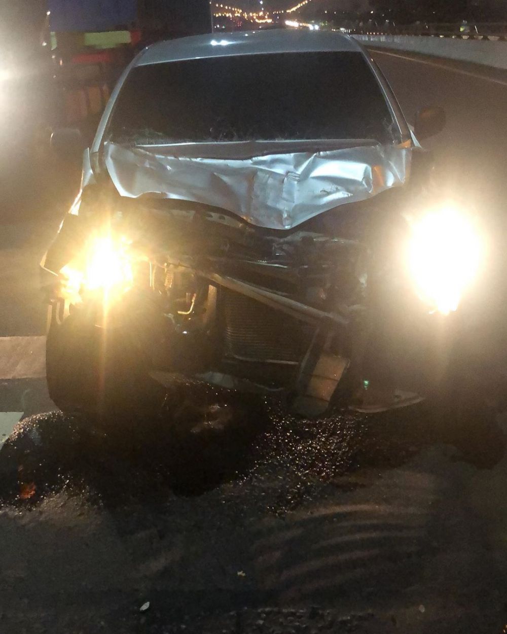 Ihsan Tarore alami kecelakaan, kondisi mobilnya rusak parah