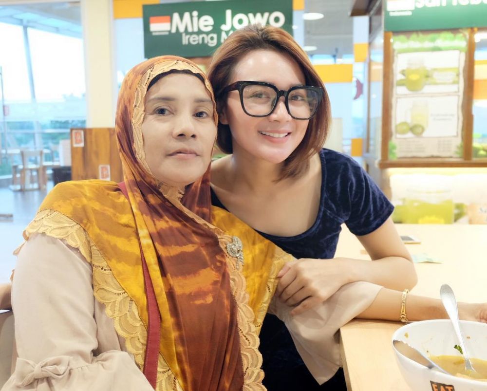 10 Potret Wika Salim tanpa makeup, bukti cantiknya natural
