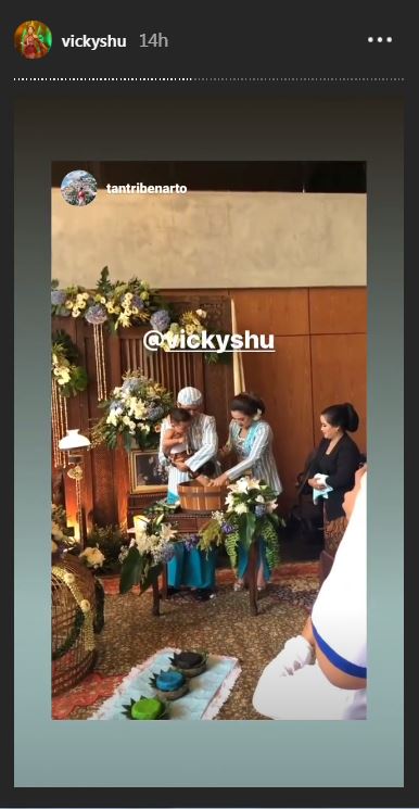 10 Momen tedak siten dan ultah pertama anak Vicky Shu, meriah 
