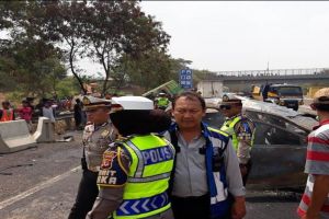 Kronologi kecelakaan maut 21 kendaraan di Tol Cipularang, 9 tewas