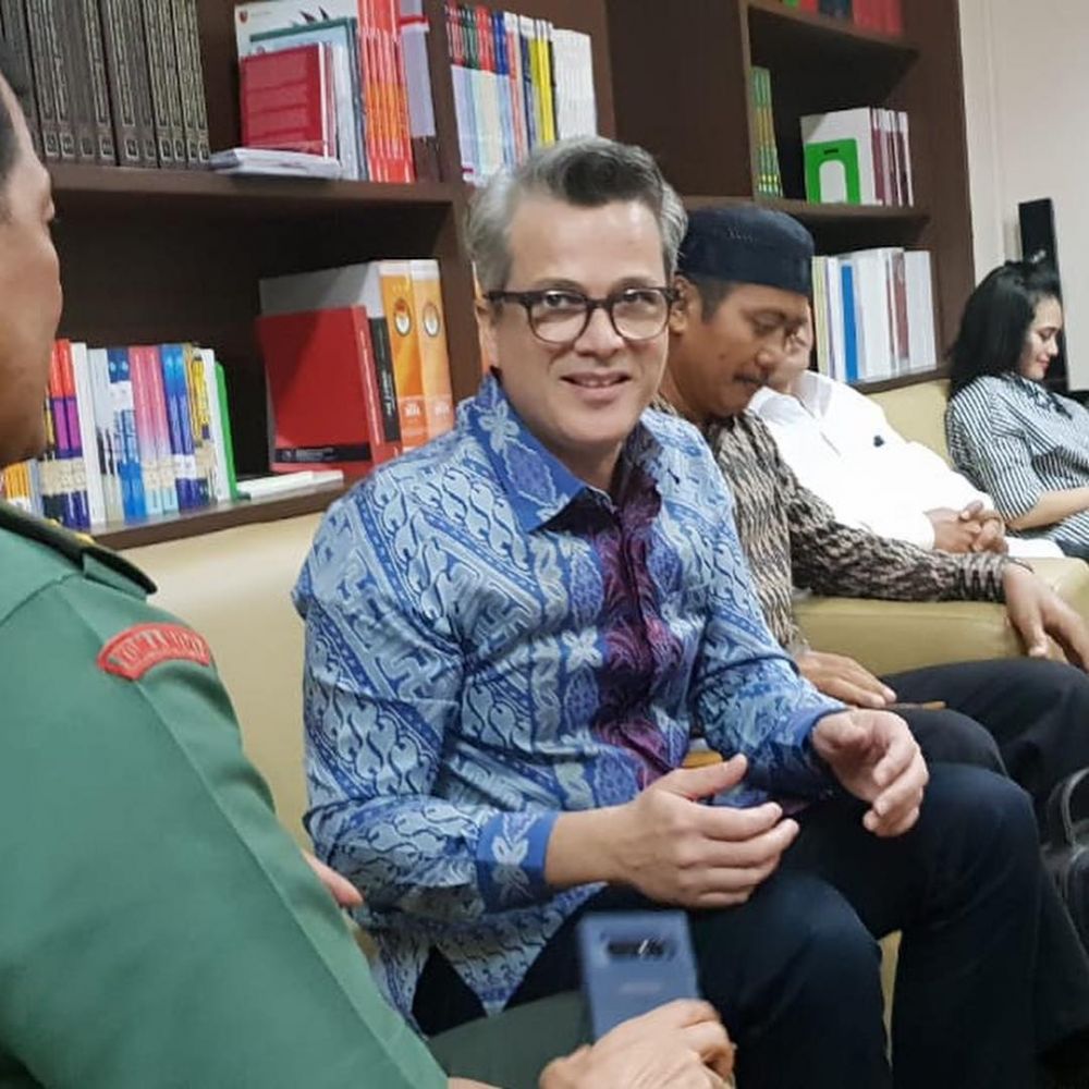 10 Potret terkini Michael Villarreal, mantan suami Sophia Latjuba