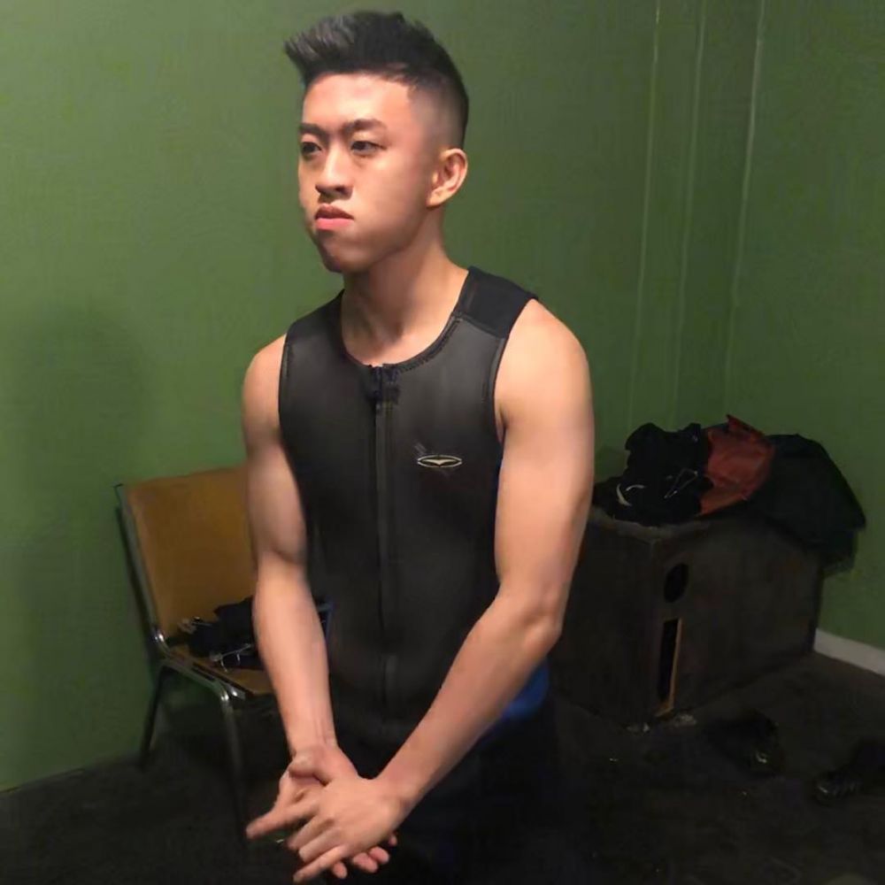 10 Potret transformasi Rich Brian, sudah nyentrik sejak kecil