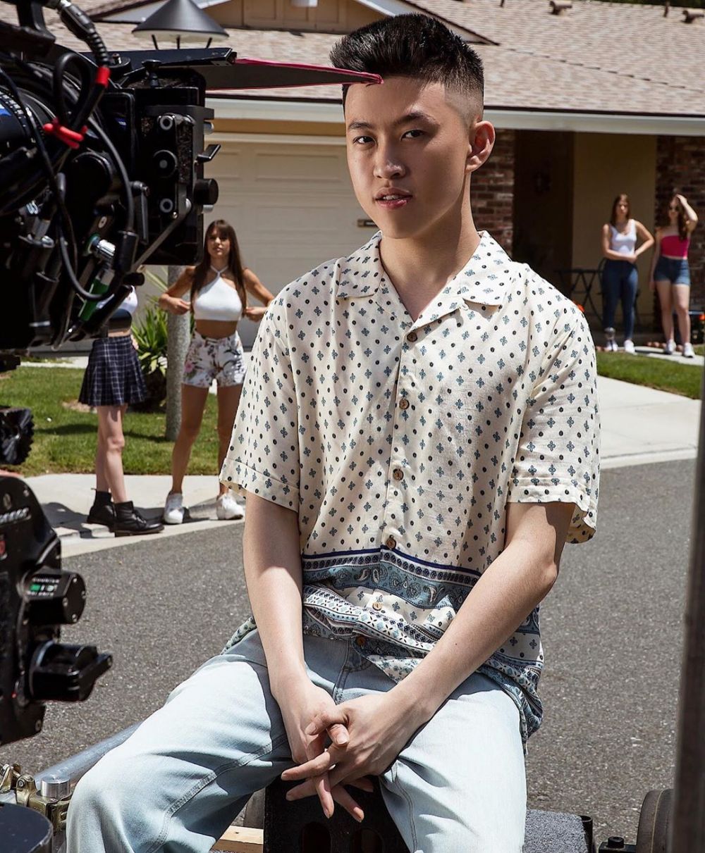 10 Potret transformasi Rich Brian, sudah nyentrik sejak kecil