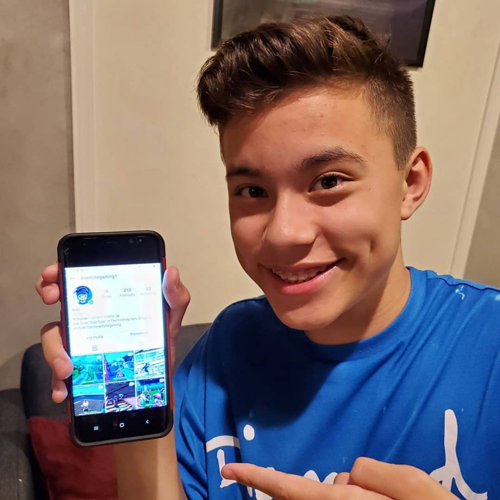 24 Anak ini menjadi miliarder sebelum lulus SMA