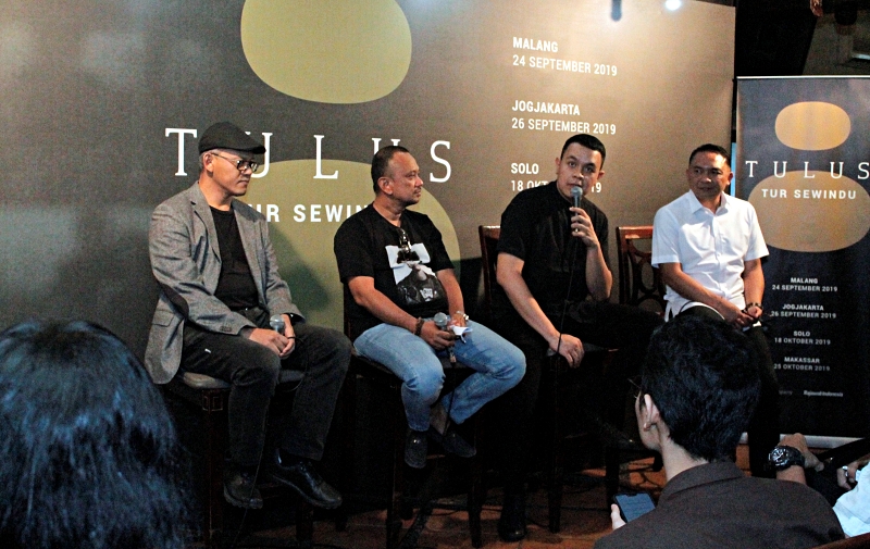 Refleksi 8 tahun berkarier, Tulus gelar Tur Sewindu di 5 kota, catat!