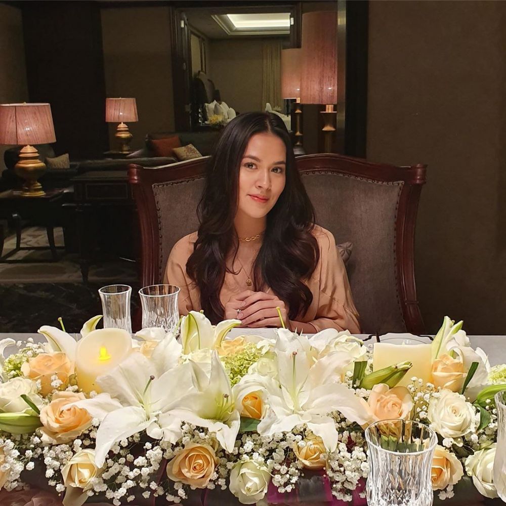 Raisa unggah foto dinner bareng suami, menu makanan jadi sorotan