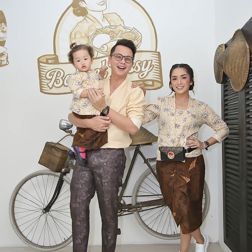 Jarang tampil di televisi, ini 8 bisnis Ussy Sulistiawaty