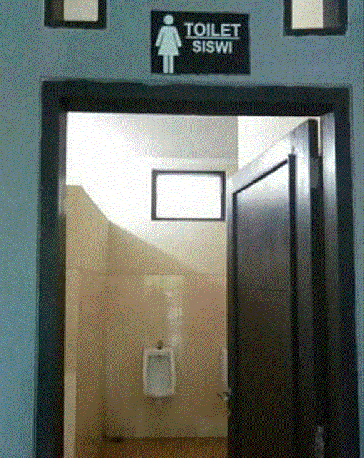 10 Fasilitas absurd di toilet umum ini malah nyusahin penggunanya
