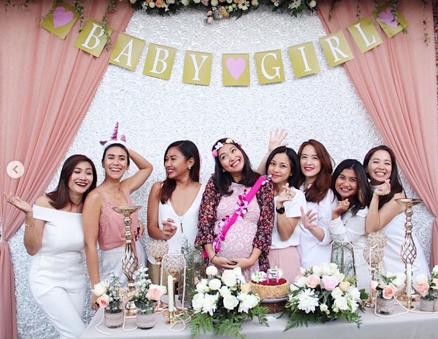 10 Momen baby shower Anneke Jodi, umumkan jenis kelamin sang bayi