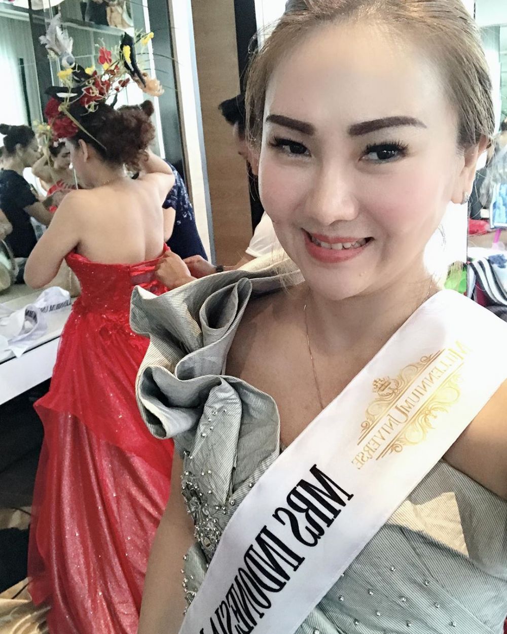 7 Pesona Poppy Kelly, putri Elza Syarief yang jadi penyanyi dangdut