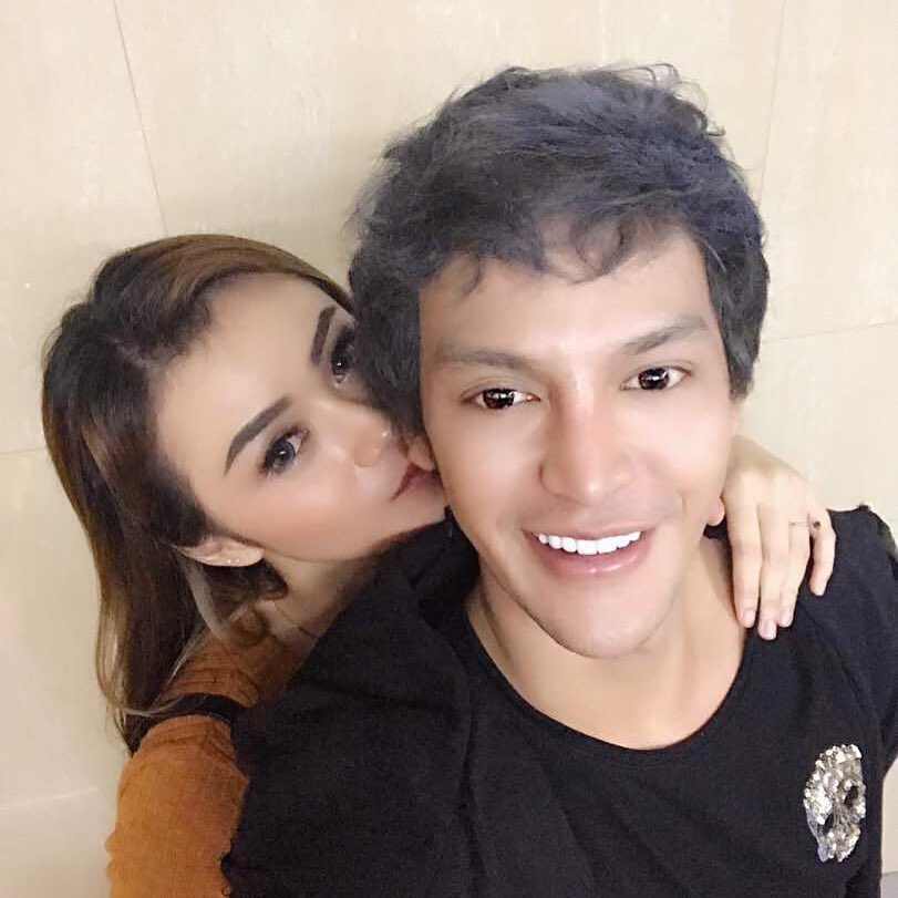 Jarang pamer kemesraan, ini 8 momen Dara The Virgin & Tyo Anak Bintang