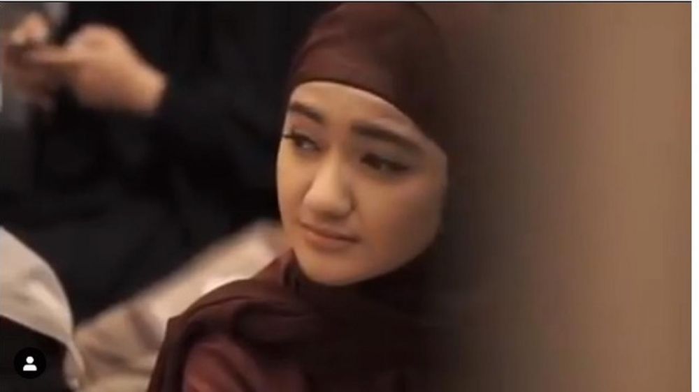 Resmi jadi mualaf, ini 9 pesona Marcella Simon kenakan hijab