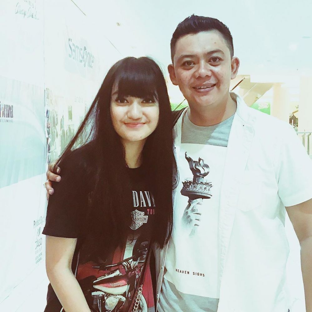 8 Momen romantis Marcella Simon & calon suami, jodoh tak ke mana