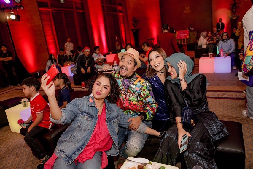 11 Momen perayaan ultah Ayu Dewi, gaya Nia Ramadhani jadi sorotan