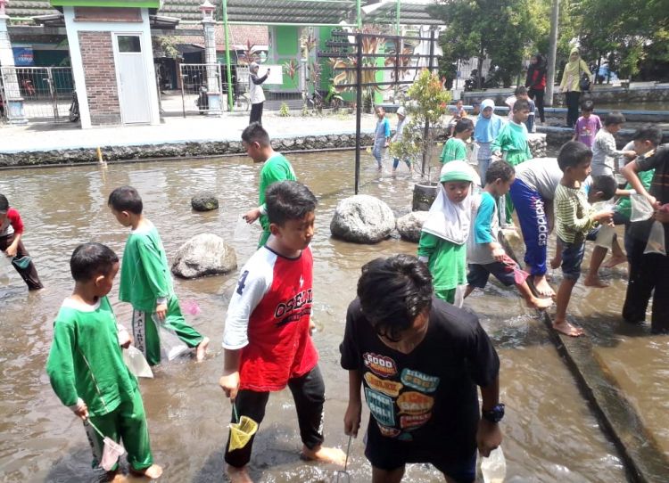Dewa Emas Menyulap Sawah Dan Sungai Kotor Jadi Wisata Edukatif Dewa Emas Menyulap Sawah Dan Sungai Kotor Jadi Wisata Edukatif