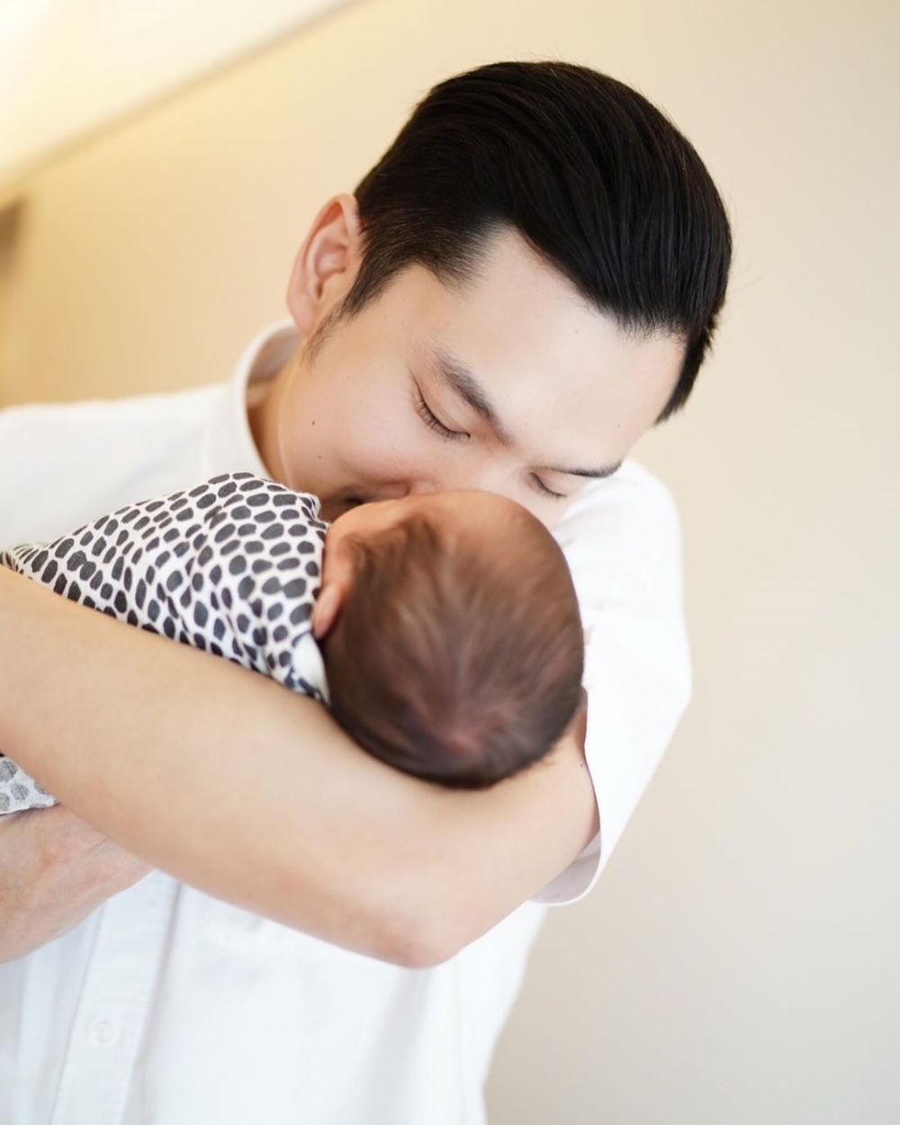 5 Momen Sandra Dewi dan suami bareng anak kedua, gayanya disorot
