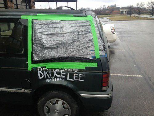 10 Cara lucu orang mengatasi kerusakan mobil ini kocak abis